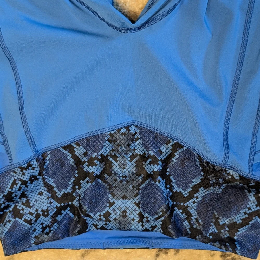 NWOT Lululemon All The Right Places Crop – Size 8 – Pipe Dream Blue Snake - Picture 3 of 5